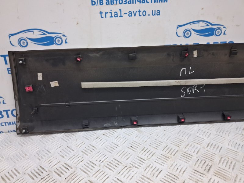 Накладка двери передняя левая Sorento 2002-2011 BL 2.5 diesel D4CB