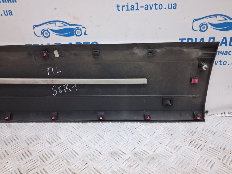 Накладка двери передняя левая Sorento 2002-2011 BL 2.5 diesel D4CB