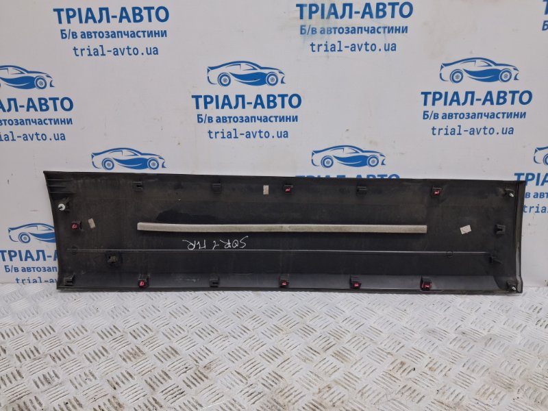 Накладка двери передняя правая Sorento 2002-2011 BL 2.5 diesel D4CB