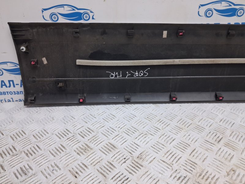 Накладка двери передняя правая Sorento 2002-2011 BL 2.5 diesel D4CB