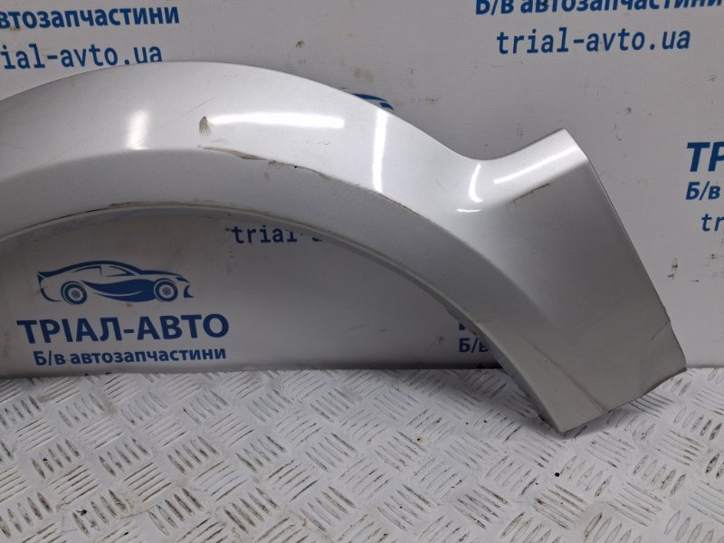 Накладка крыла передняя левая Kia Sorento BL 2.5 diesel D4CB