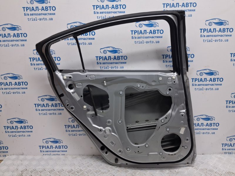 Дверь задняя левая 6 2012- GJ 2.2 diesel