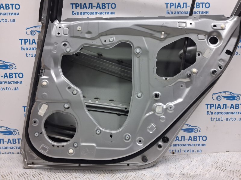 Дверь задняя правая 6 2012- GJ 2.2 diesel