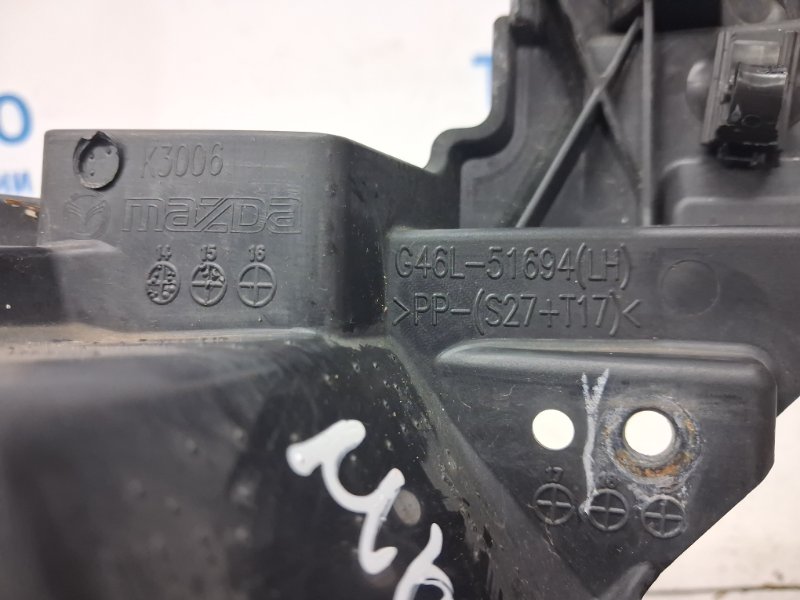 Решетка переднего бампера левая 6 2012- GJ 2.2 diesel