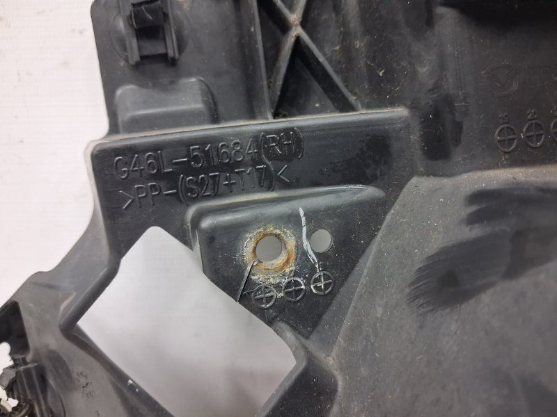 Решетка переднего бампера правая 6 2012- GJ 2.2 diesel