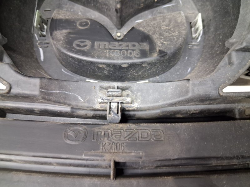 Решетка радиатора 6 2012- GJ 2.2 diesel