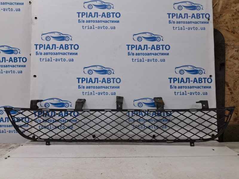 Решетка бампера центральная L200 2006-2015 KB 2.5 Diesel 4D56