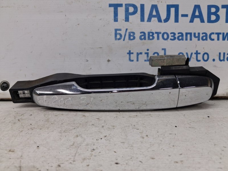 Ручка двери внешняя задняя левая Mitsubishi L200 2006-2015 KB 2.5 Diesel 4D56 5716A035 Б/У