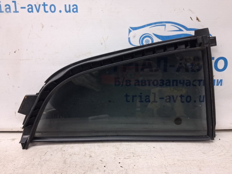 Стекло двери задней левой (форточка) L200 2006-2015 KB 2.5 Diesel 4D56