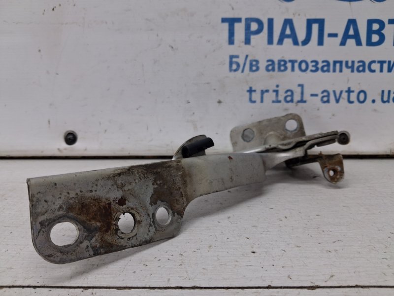 Петля капота правая Kia Sorento BL 2.5 diesel D4CB