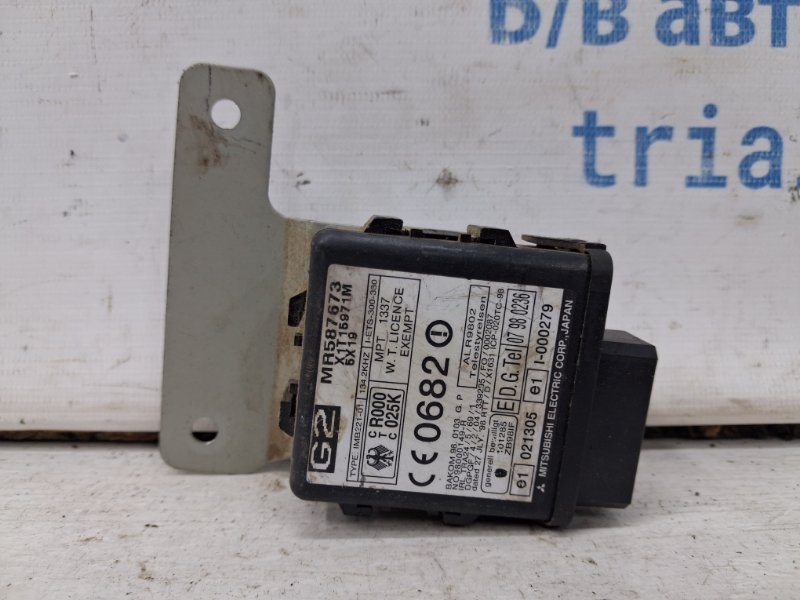 Блок управления Mitsubishi Pajero Wagon 1999-2006 3 3.2 Дизель 4M41 MR587673 Б/У