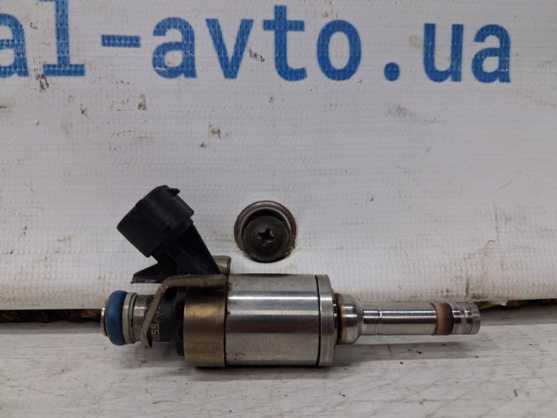 Форсунка топливная Nissan Juke 2010-2019 F15 1.6 turbo MR16DDT 166001KC0A Б/У