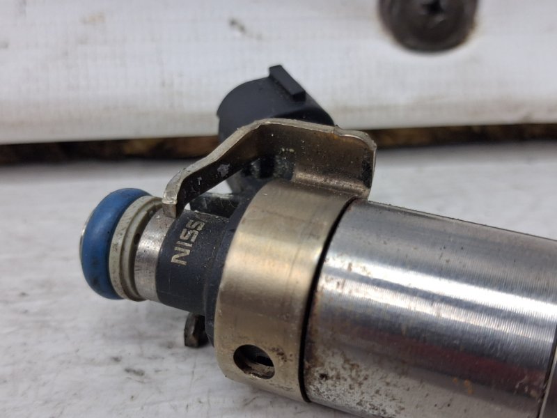 Форсунка топливная Nissan Juke F15 1.6 turbo MR16DDT