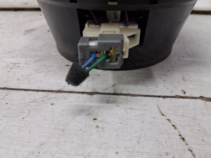 Динамик музыкальный задний Kia Sorento BL 2.5 diesel D4CB