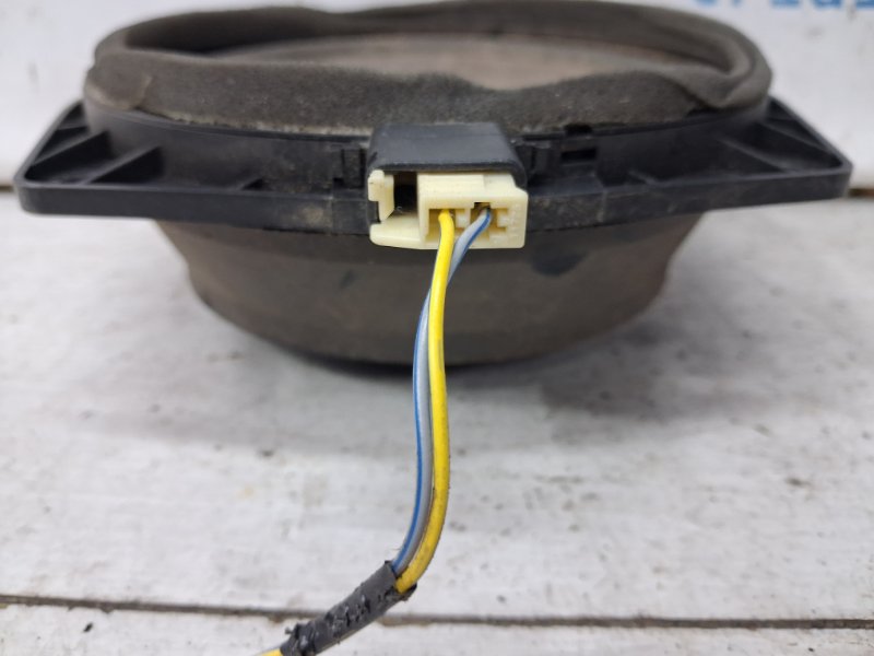 Динамик двери Mitsubishi Pajero Wagon 3 3.2 Дизель 4M41