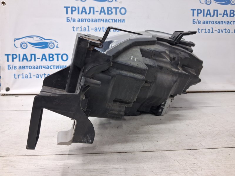 Фара правая галоген 6 2012- GJ 2.2 diesel