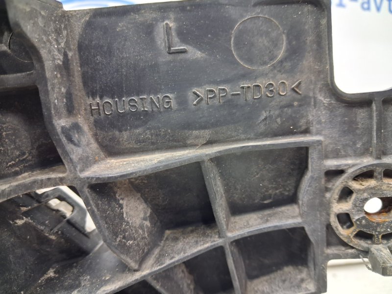 Фара левая галоген Outlander 2003-2006 cu 2.4 бензин 4G69