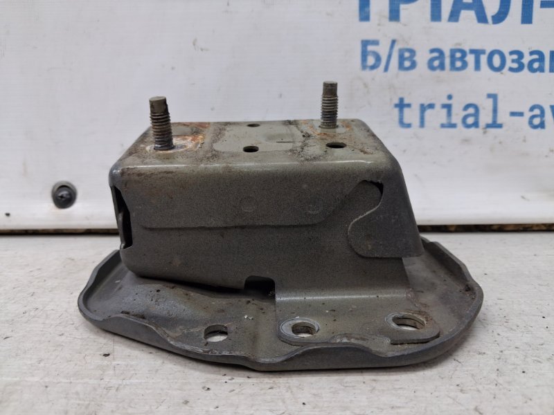 Кронштейн усилителя заднего бампера левый Juke 2010-2019 F15 1.6 turbo MR16DDT