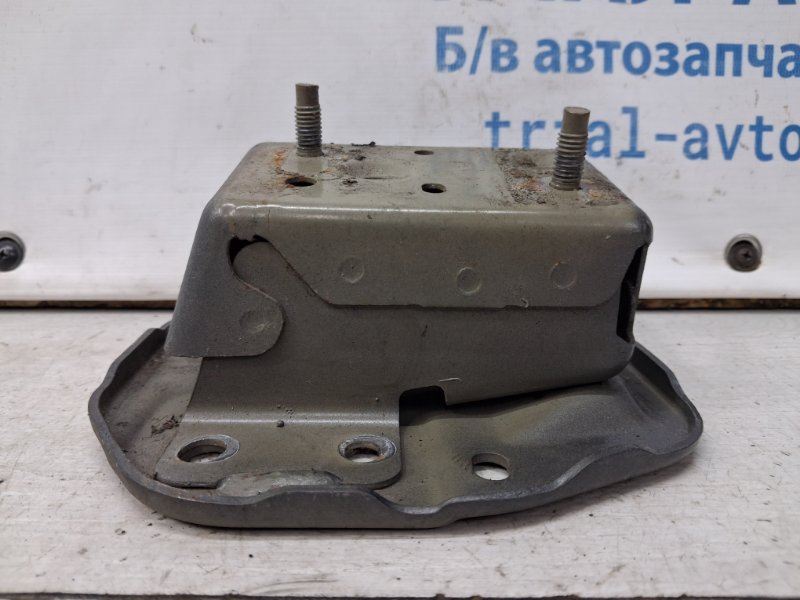 Кронштейн усилителя заднего бампера правый Juke 2010-2019 F15 1.6 turbo MR16DDT