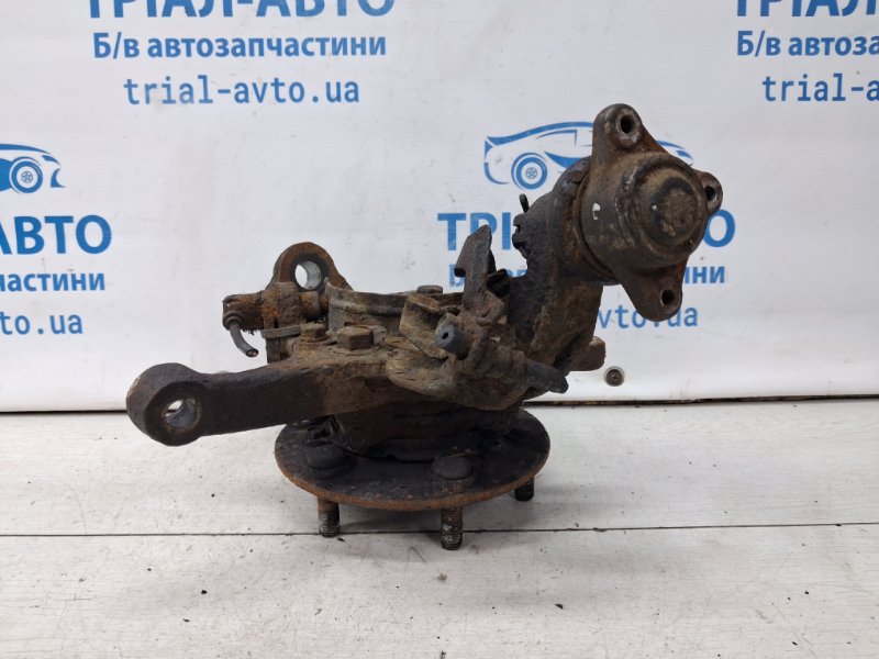 Кулак поворотный левый со ступицей L200 2006-2015 KB 2.5 Diesel 4D56