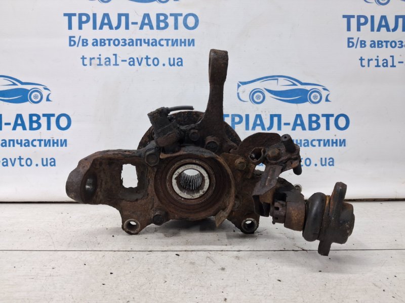 Кулак поворотный правый со ступицей Mitsubishi L200 2006-2015 KB 2.5 Diesel 4D56 MR992378 Б/У