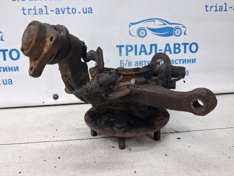 Кулак поворотный правый со ступицей L200 2006-2015 KB 2.5 Diesel 4D56