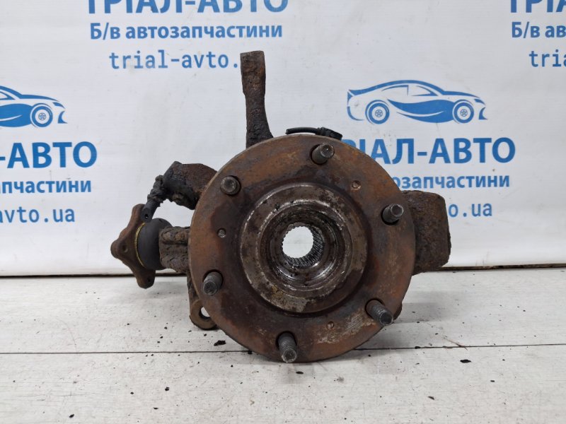 Кулак поворотный правый со ступицей L200 2006-2015 KB 2.5 Diesel 4D56