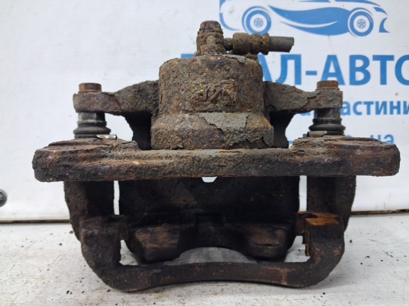 Суппорт передний правый 6 2012- GJ 2.2 diesel