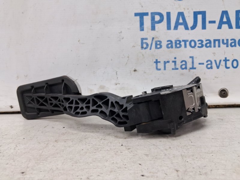 Педаль газа Nissan Juke F15 1.6 turbo MR16DDT Педаль газа Nissan Juke F15 1.6 turbo MR16DDT