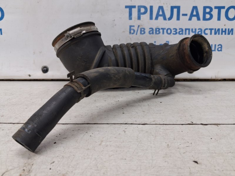 Патрубок воздушного фильтра L200 2006-2015 KB 2.5 Diesel 4D56