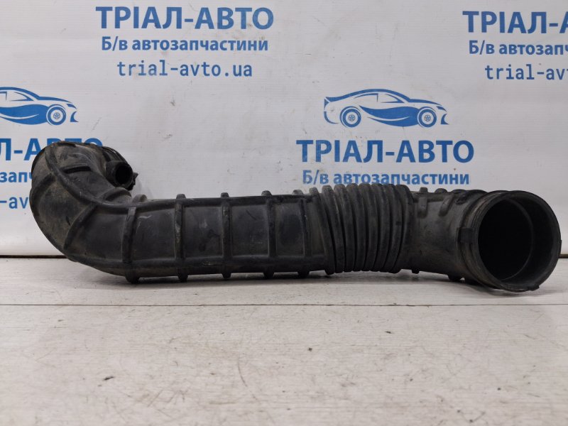 Патрубок воздушного фильтра SsangYong Korando 2010-2019 C200 2.0 diesel D20Dt 2351034102 Б/У