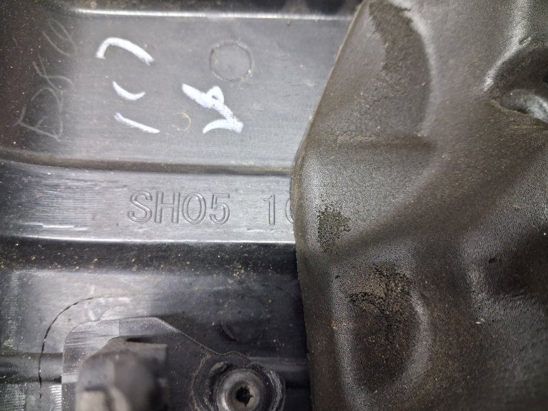 Декоративная крышка ДВС 6 2012- GJ 2.2 diesel