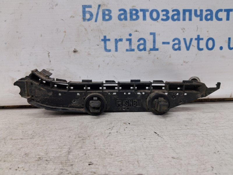 Кронштейн бампера передний правый Honda Civic FD 1.8 бензин R18A