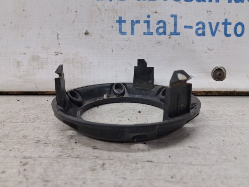 Решетка противотуманки левая Mitsubishi Outlander XL 2.4 бензин 4b12