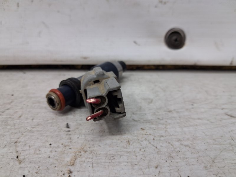 Форсунка топливная Outlander 2003-2006 cu 2.4 бензин 4G69