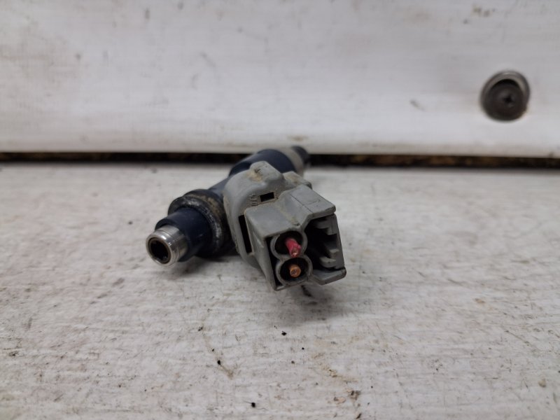 Форсунка топливная Outlander 2003-2006 cu 2.4 бензин 4G69