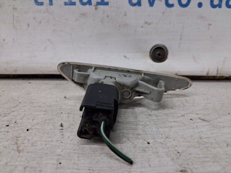 Повторитель поворотника правый 6 2007-2013 GH 2.5 бензин L5-VE