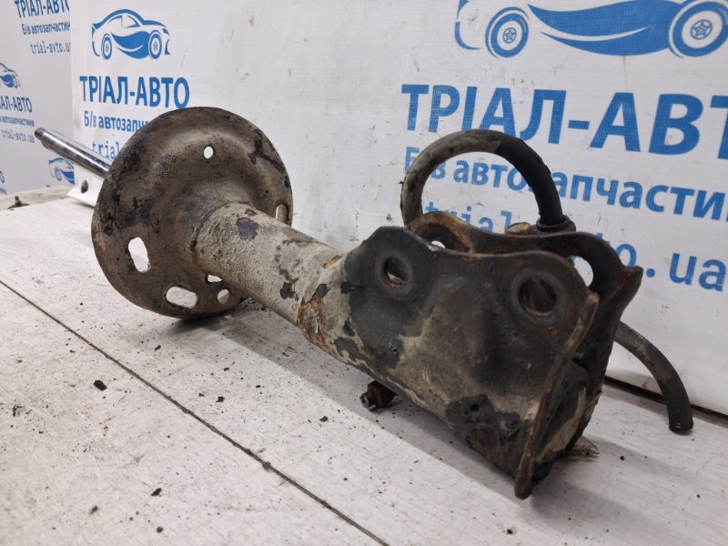 Амортизатор передний левый Honda Civic FD 1.8 бензин R18A