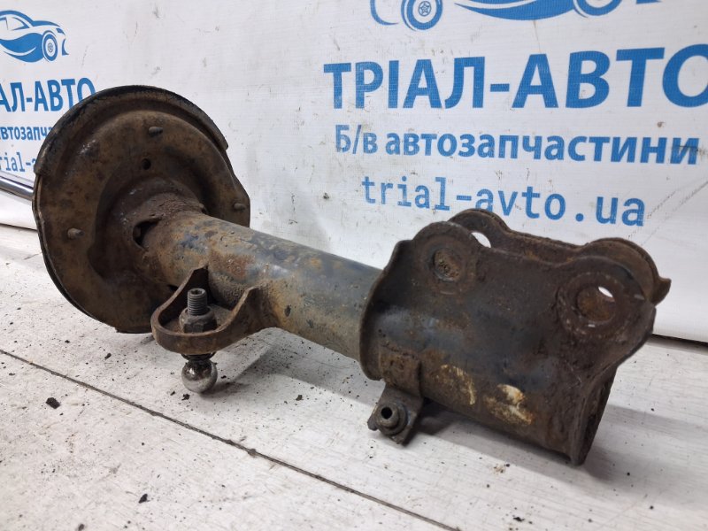 Амортизатор передний правый SsangYong Korando C200 2.0 diesel D20Dt