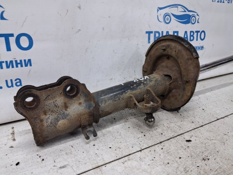 Амортизатор передний левый SsangYong Korando C200 2.0 diesel D20Dt