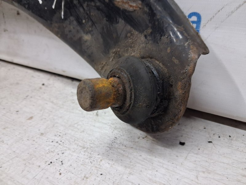 Рычаг правый Juke 2010-2019 F15 1.6 turbo MR16DDT