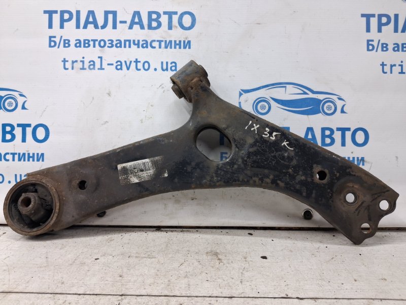 Рычаг правый Hyundai IX35 2009-2015 LM 1.7 diesel D4FD 545012Y500 Б/У