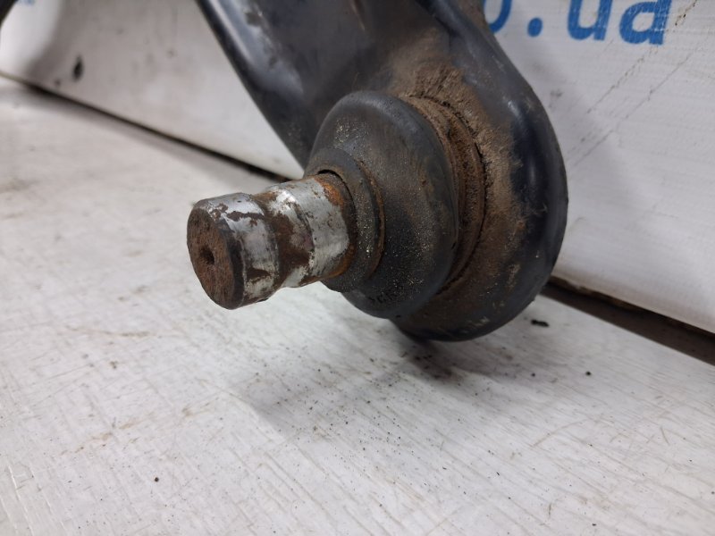 Рычаг правый Outlander 2007-2012 XL 2.4 бензин 4b12