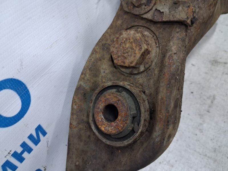 Рычаг правый 6 2007-2013 GH 2.5 бензин L5-VE