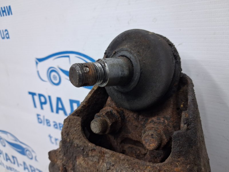 Рычаг передний нижний левый L200 2006-2015 KB 2.5 Diesel 4D56