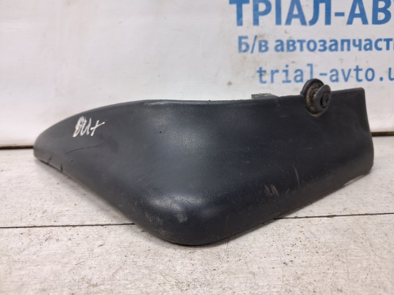 Брызговик задний левый Outlander 2003-2006 cu 2.4 бензин 4G69