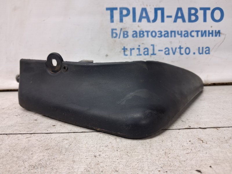 Брызговик задний правый Outlander 2003-2006 cu 2.4 бензин 4G69