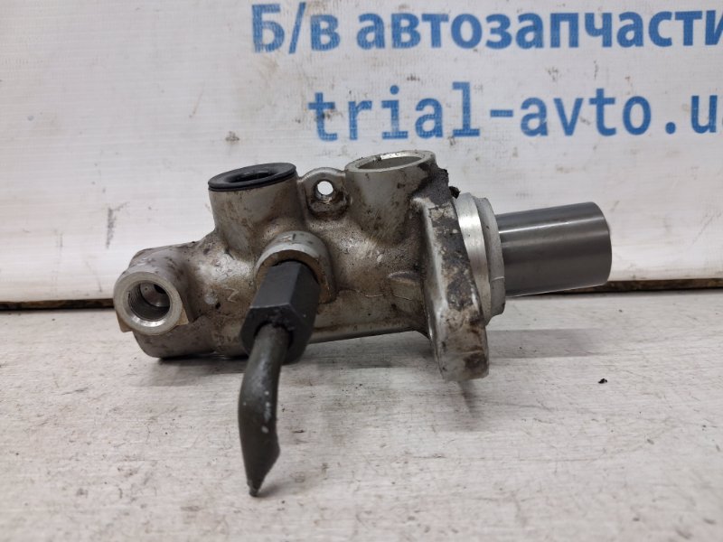 Тормозной цилиндр главный Hyundai Santa fe 2012-2019 DM 2.2 diesel D4HB 585102W980 Б/У