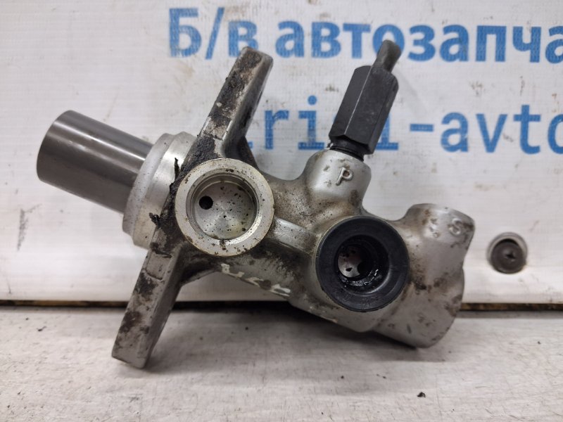 Тормозной цилиндр главный Santa fe 2012-2019 DM 2.2 diesel D4HB