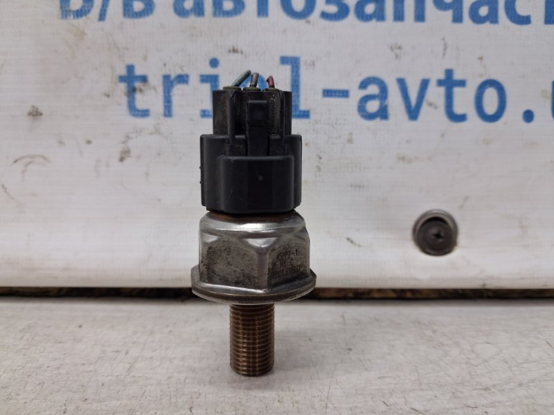 Датчик давления топлива в рейке Nissan Juke 2010-2019 F15 1.6 turbo MR16DDT 166381LA0A Б/У